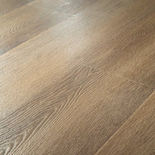 Load image into Gallery viewer, Windemere Plus|Cartwheel Oak|02061_SE1SE - Sample