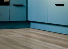 Load image into Gallery viewer, Floornation - USA Rigid 7 Planks Garfield  - Sample
